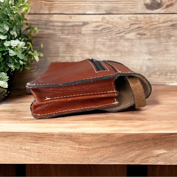 Patricia Nash 'Torri' Leather Crossbody Bag EUC - Picture 4 of 6